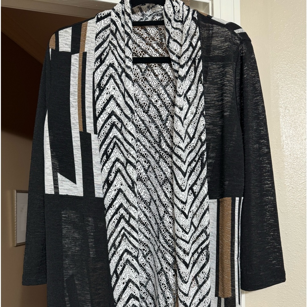 This cardigan is in great condition.